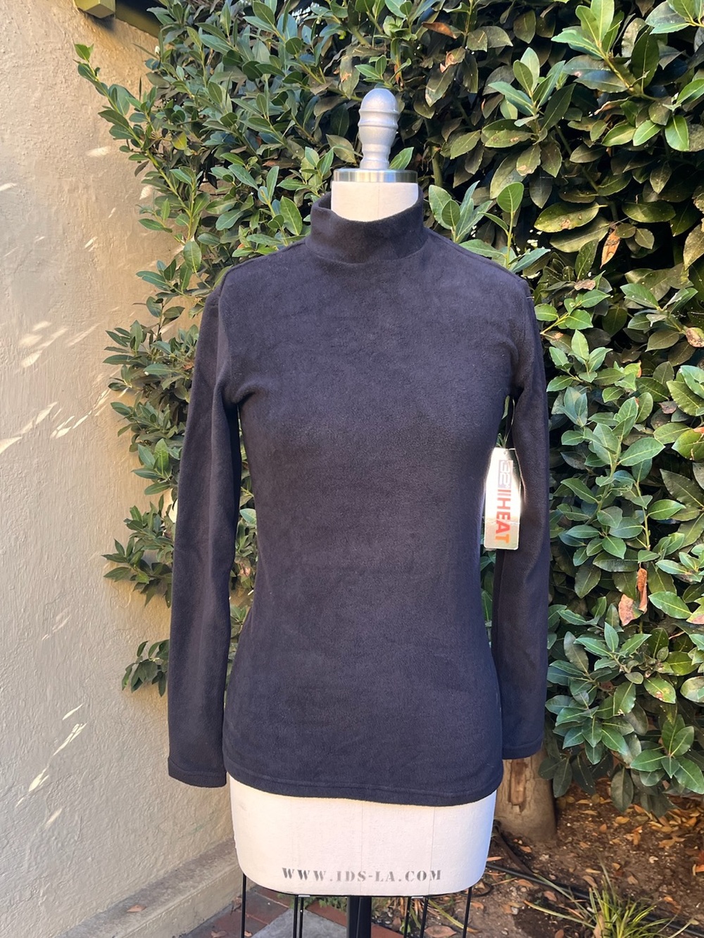 NWT 32 Degrees Heat mock-neck top/baselayer - Size XS